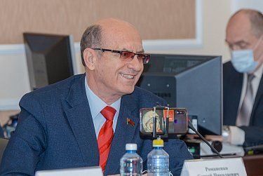 Молодежный парламент на экваторе